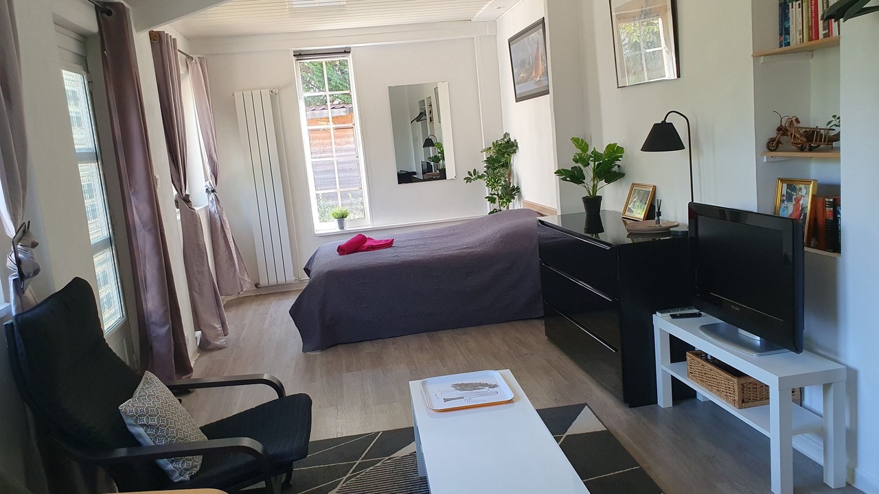 Photo of Bedroom in Decines-Charpieu