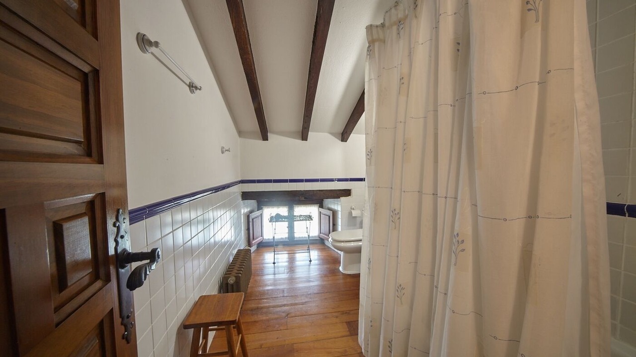Photo of Bathroom in Orena
