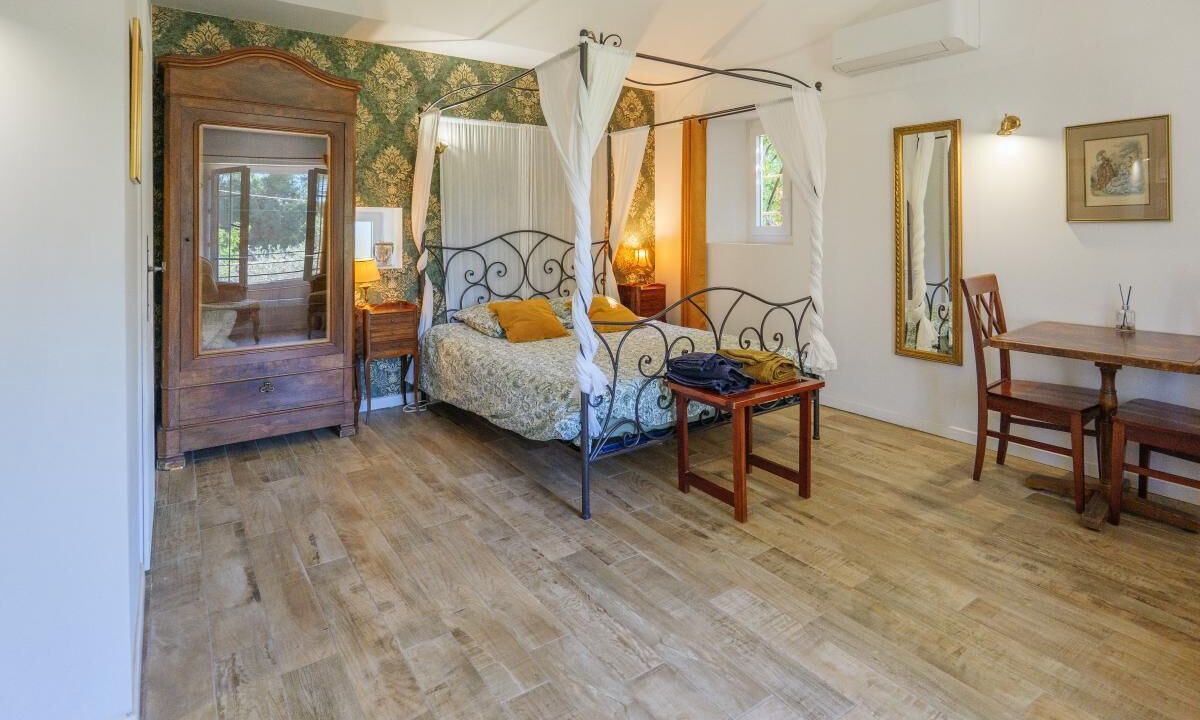 Photo of Bedroom in Avignon