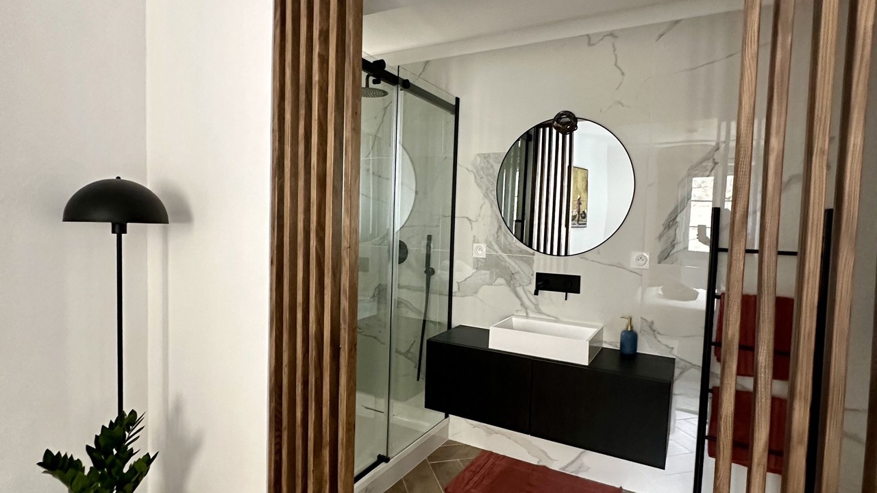 Photo of Bathroom in Quartier Administrations