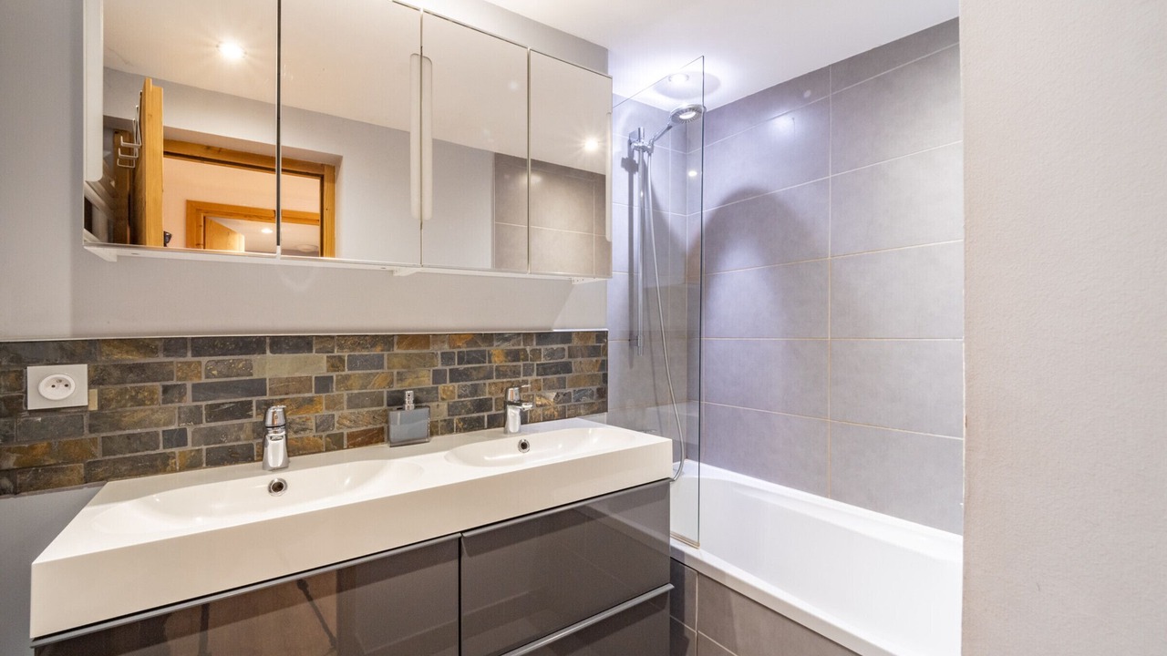 Photo of Bathroom in Tignes le Lac