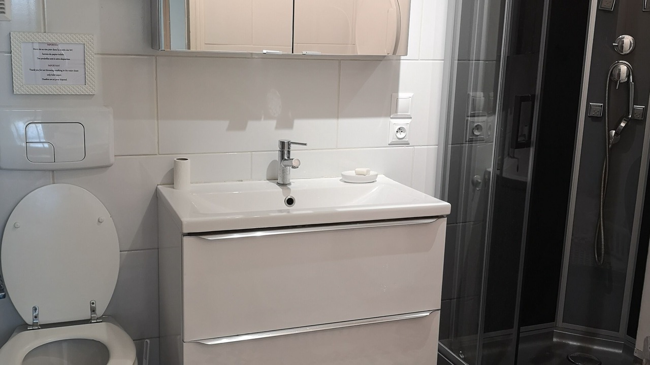Photo of Bathroom in Beaucaire