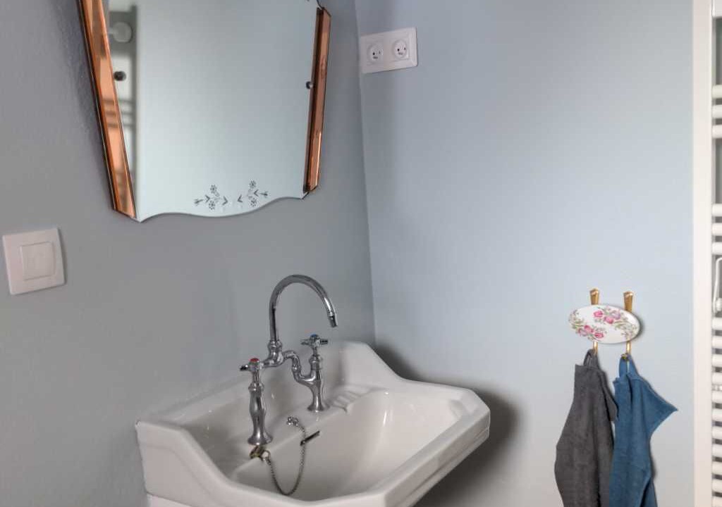 Photo of Bathroom in Hotonnes