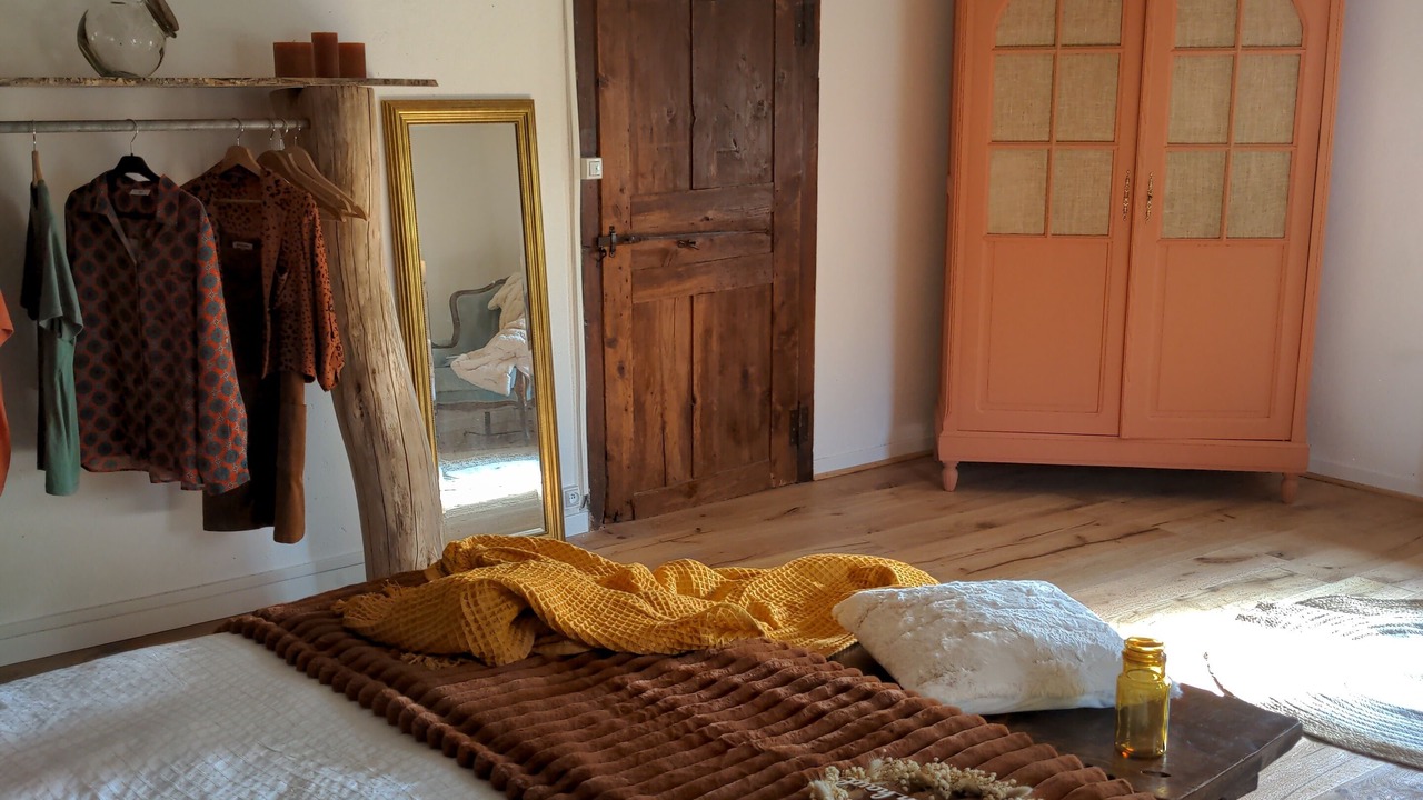 Photo of Bedroom in Hotonnes