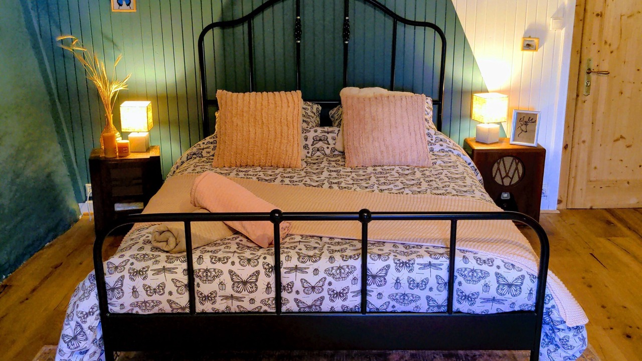 Photo of Bedroom in Hotonnes