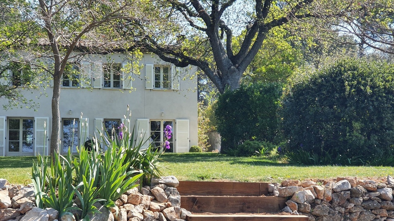 Photo of Outdoor in Est
