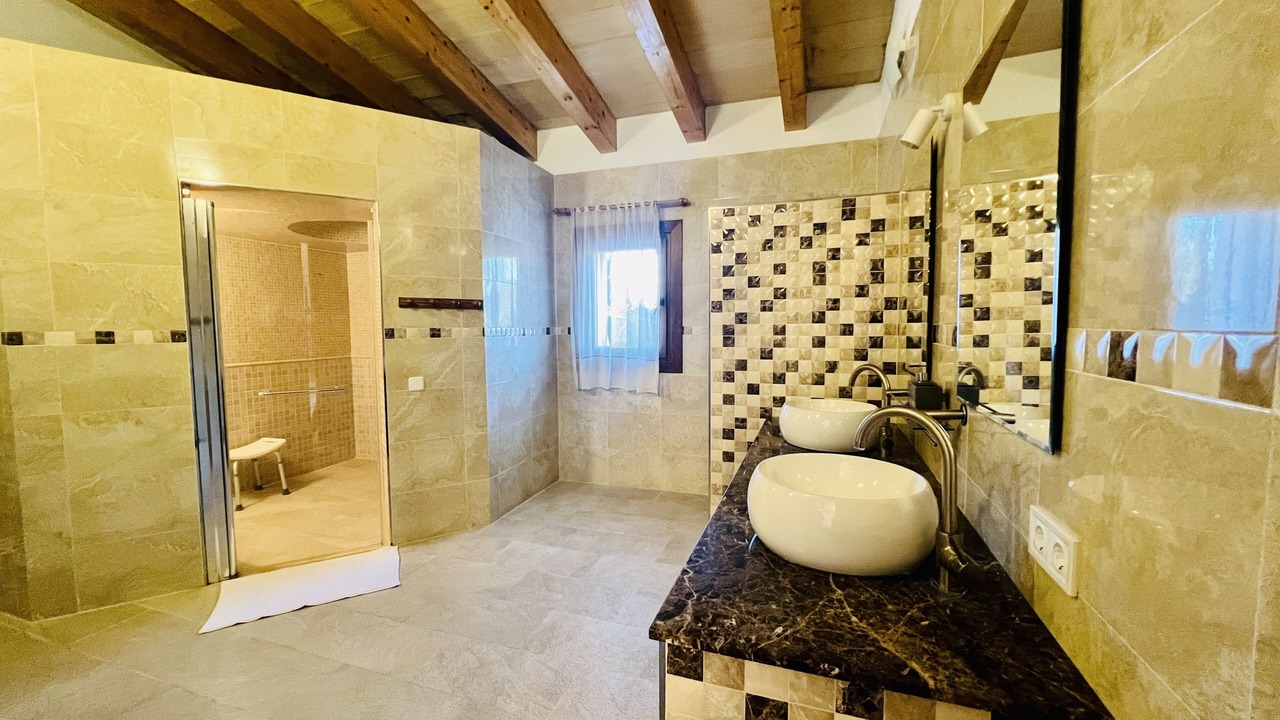 Photo of Bathroom in Llevant