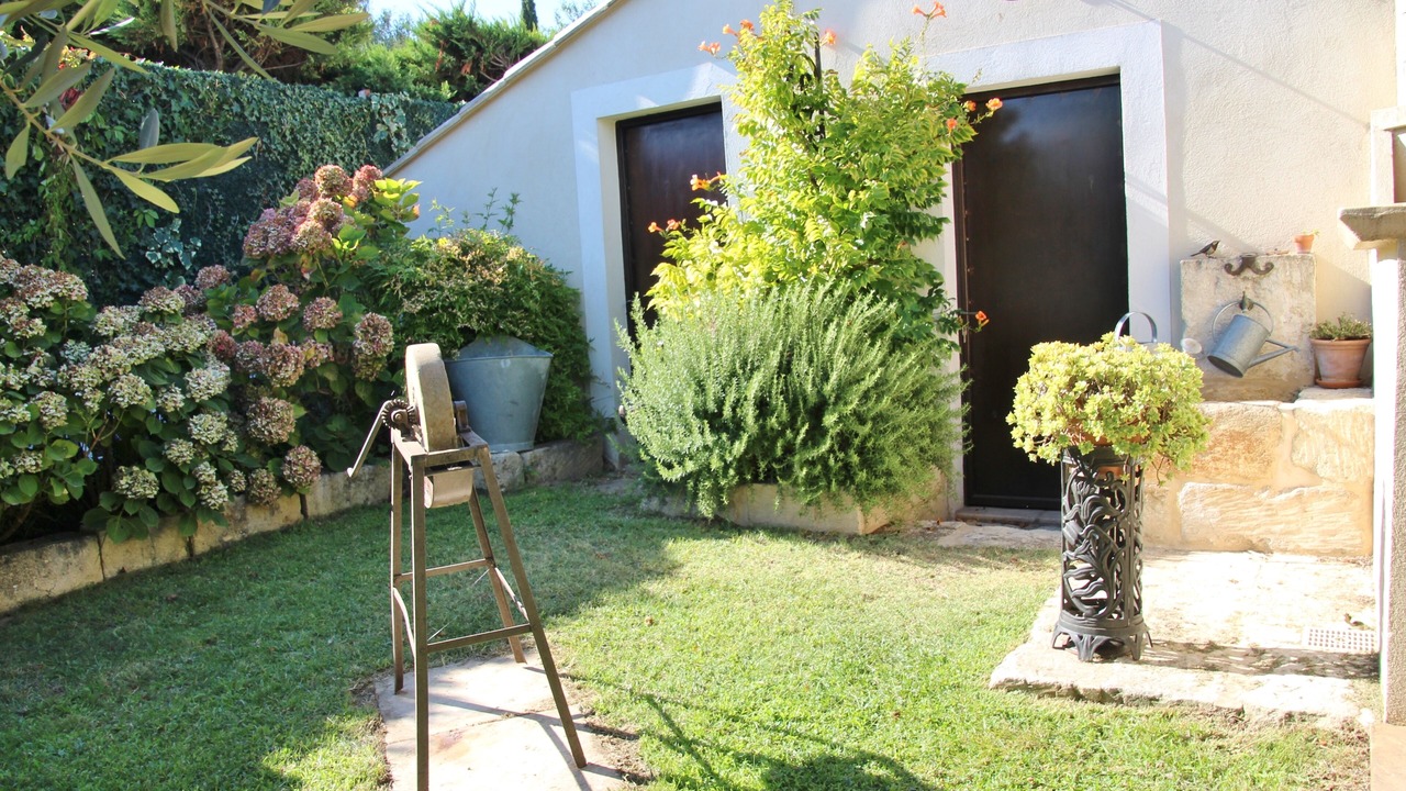 Photo of Patio Balcony in Ledenon