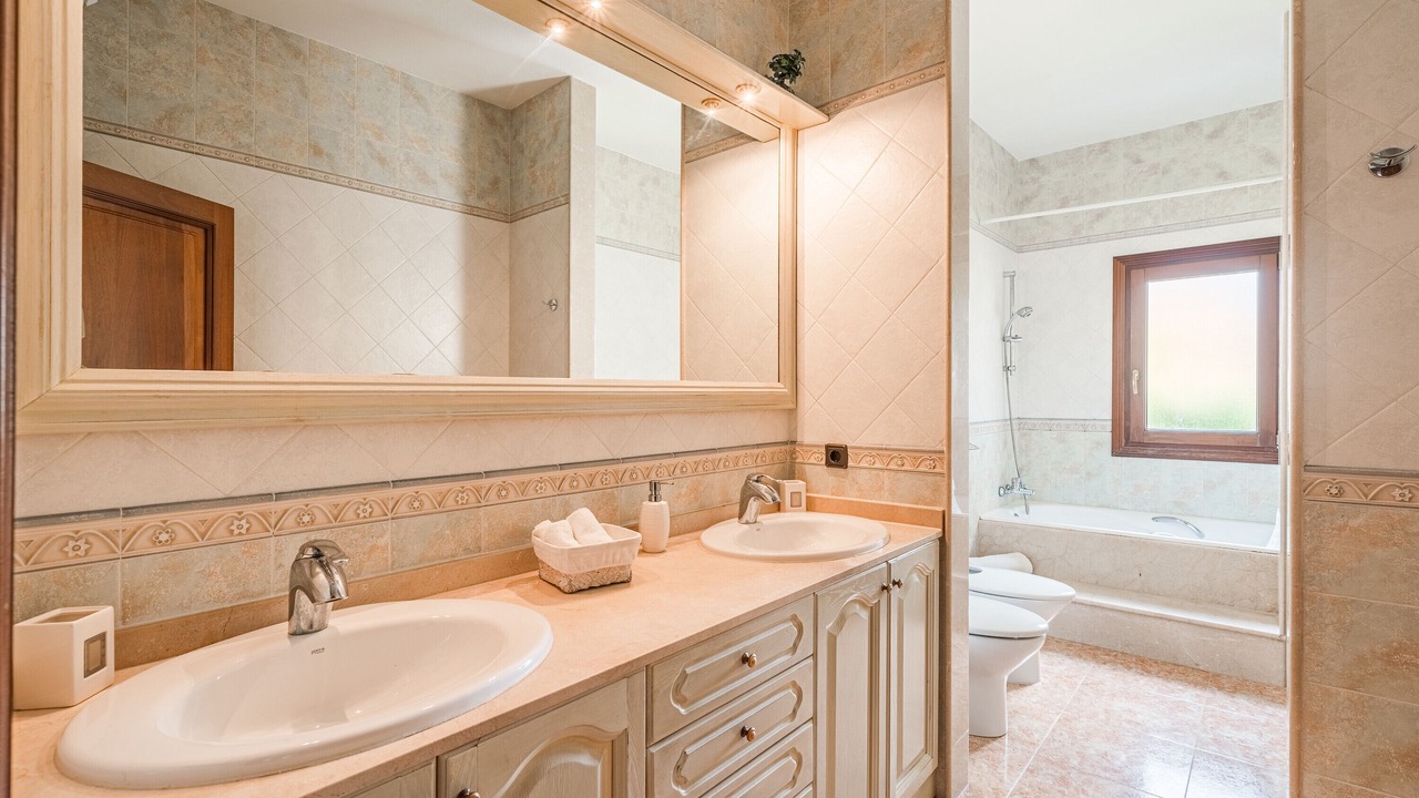 Photo of Bathroom in Crestatx