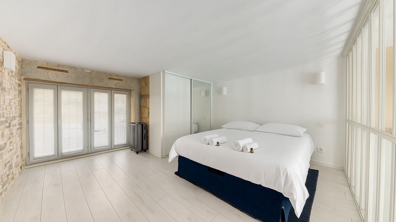 Photo of Bedroom in Jules Ferry - Recamier