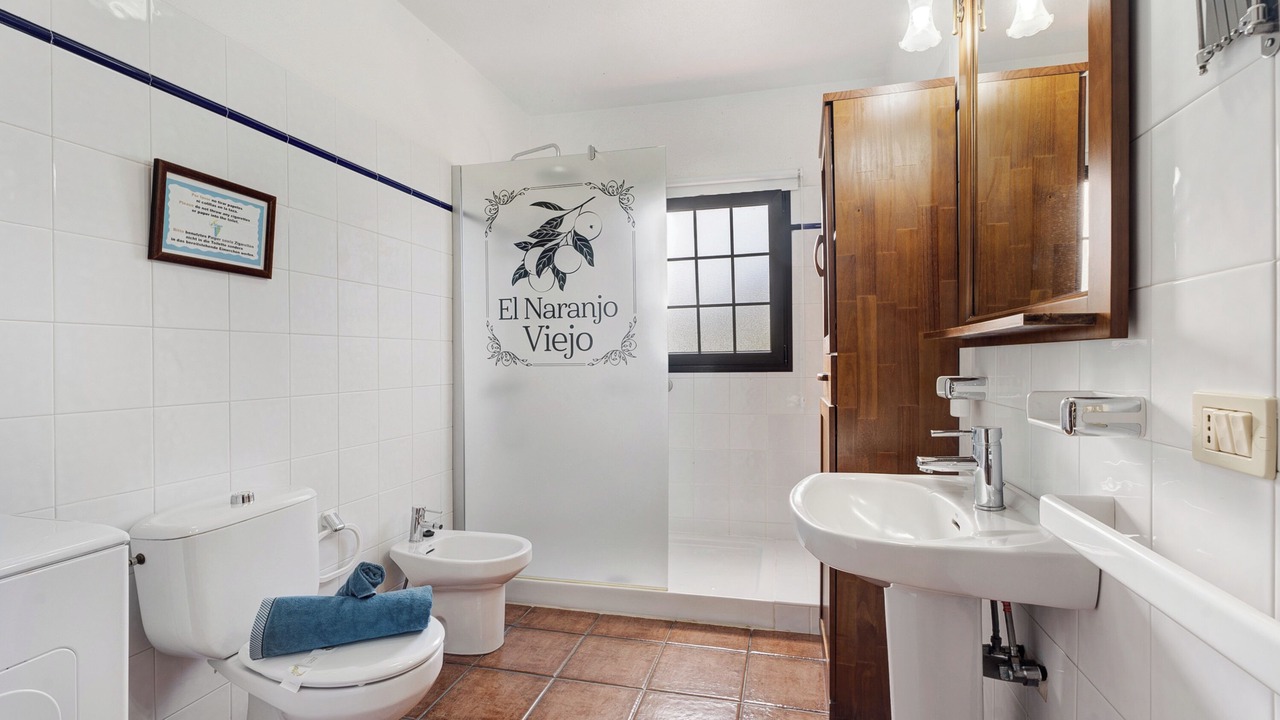 Photo of Bathroom in Tijarafe