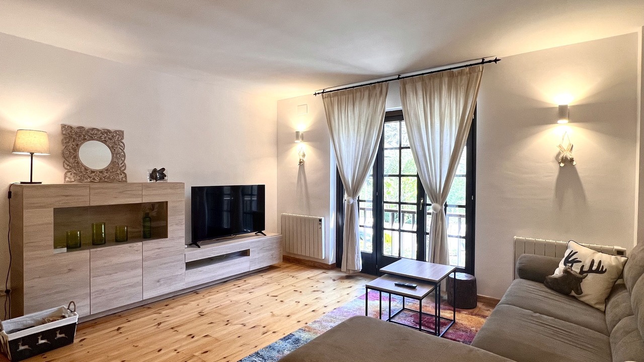 Photo of Livingroom in Llavorsi