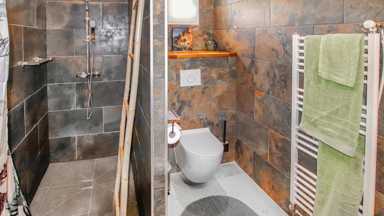 Photo of Bathroom in Grospierres