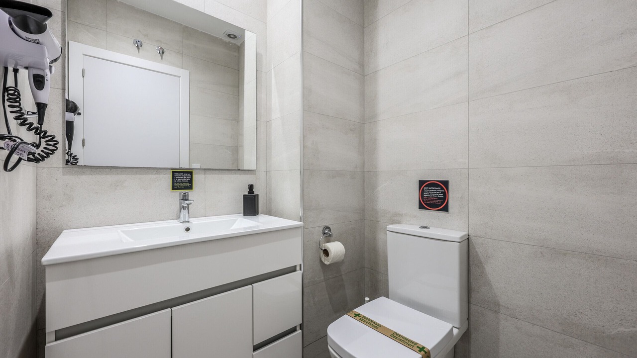 Photo of Bathroom in El Cabanyal