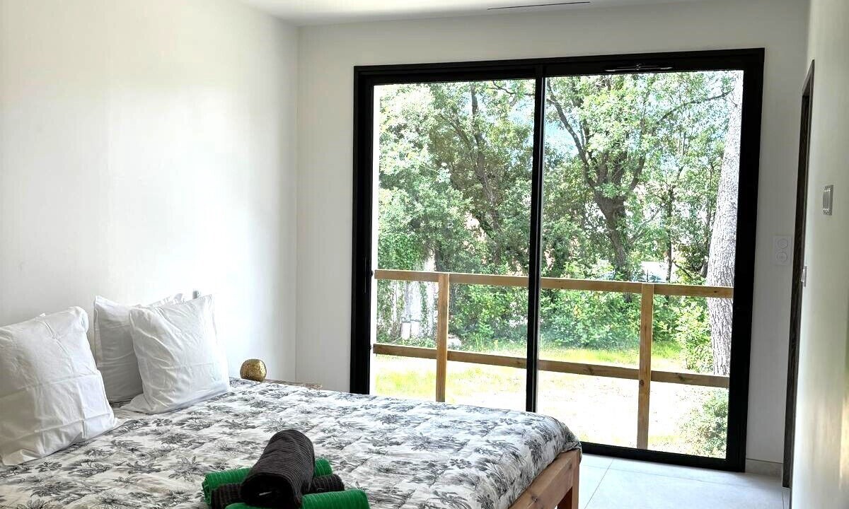 Photo of Bedroom in Saint-Vincent-de-Barbeyrargues
