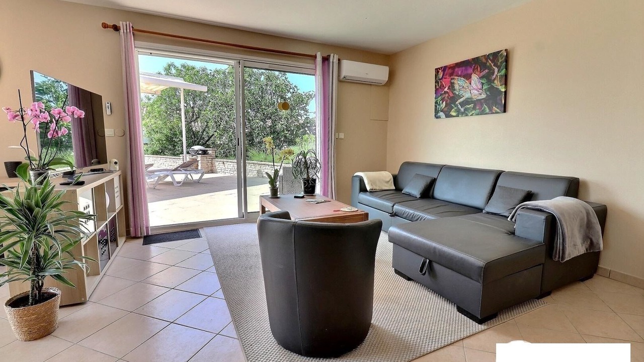 Photo of Livingroom in Lagorce