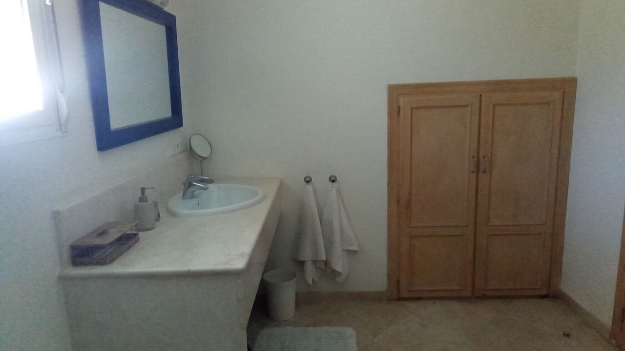 Photo of Bathroom in Coin