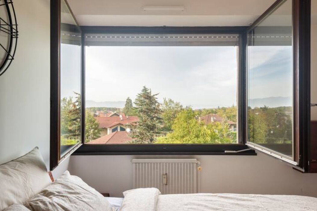 Photo of Bedroom in Etrembieres
