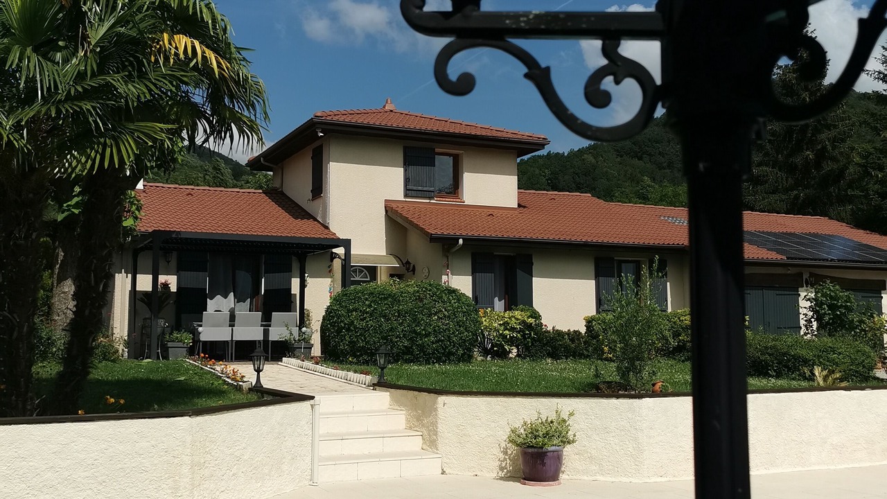 Photo of Outdoor in Cras