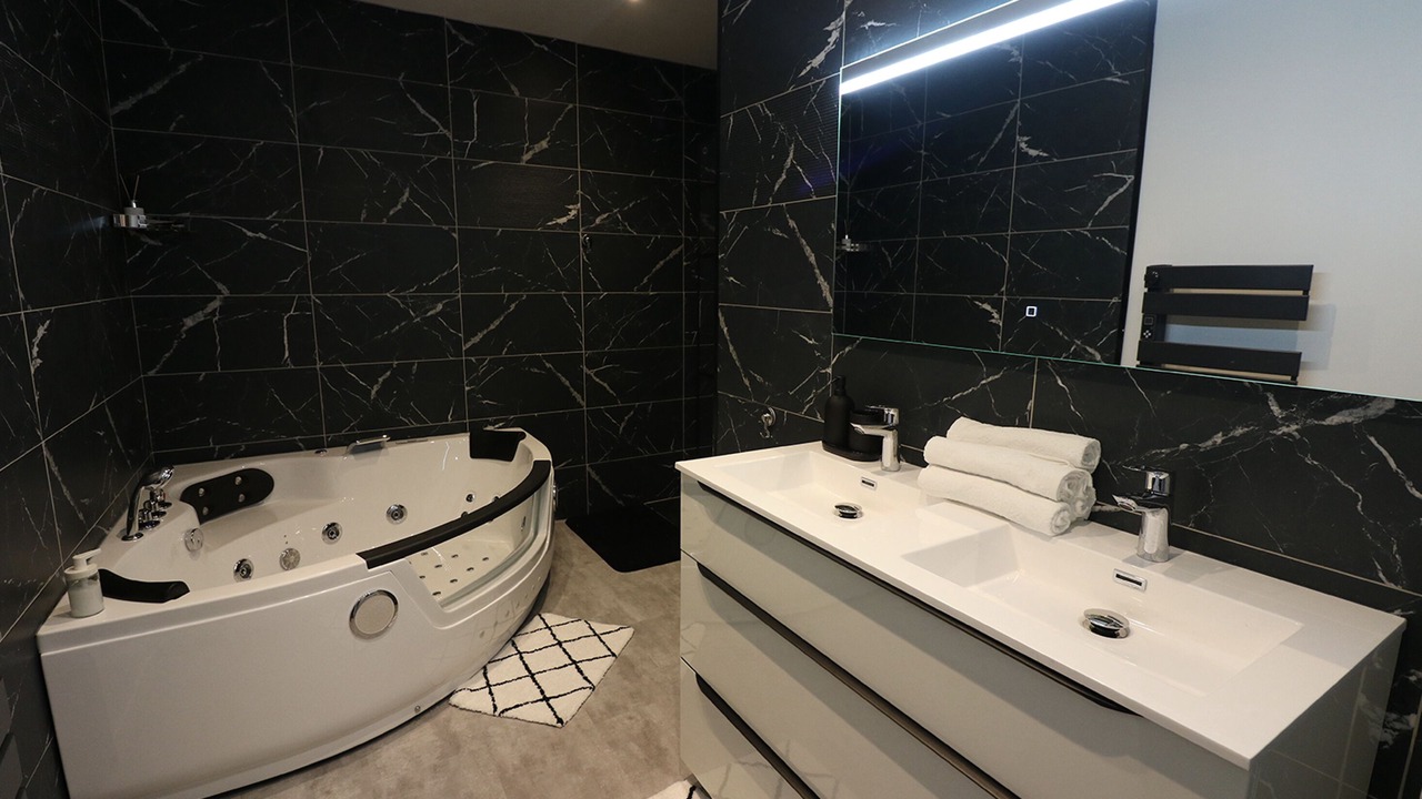 Photo of Bathroom in Cerdon