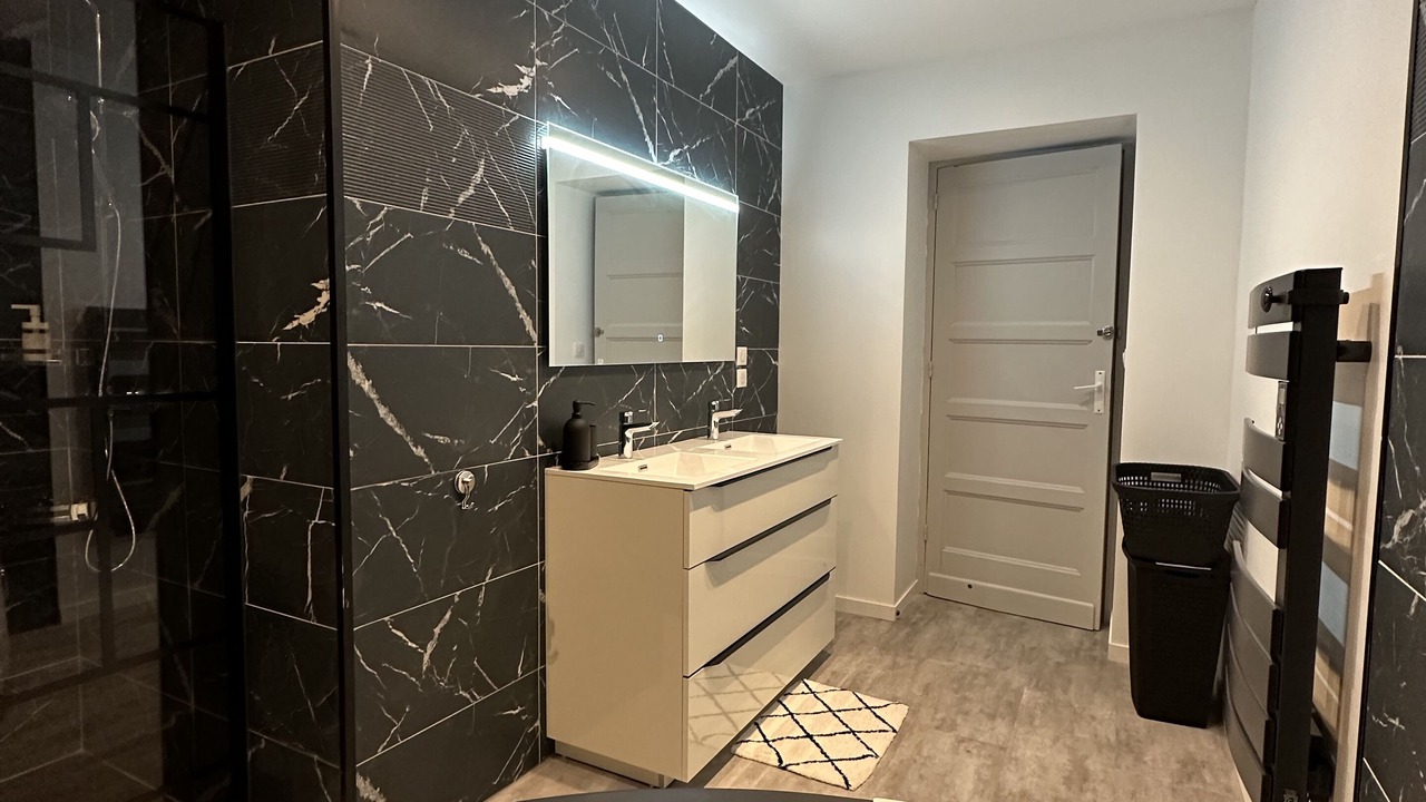 Photo of Bathroom in Cerdon