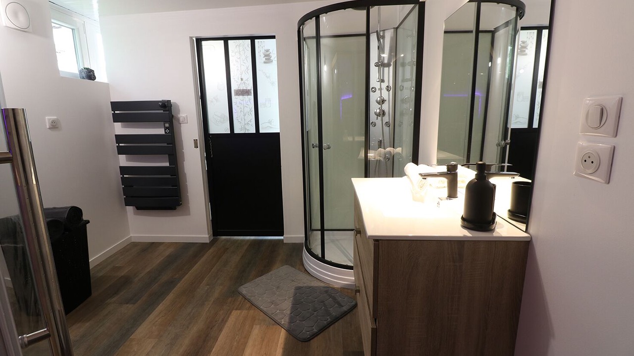 Photo of Bathroom in Cerdon