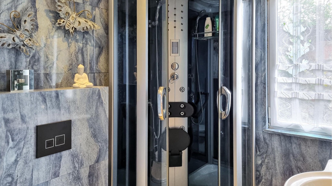Photo of Bathroom in Burg