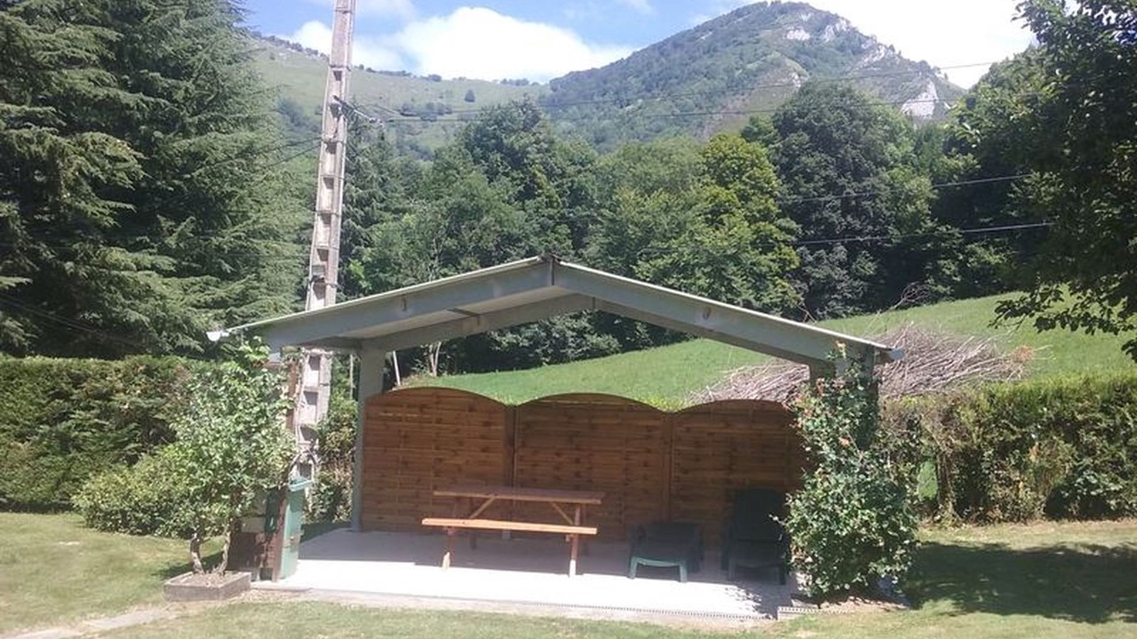 Photo of Outdoor in Campan