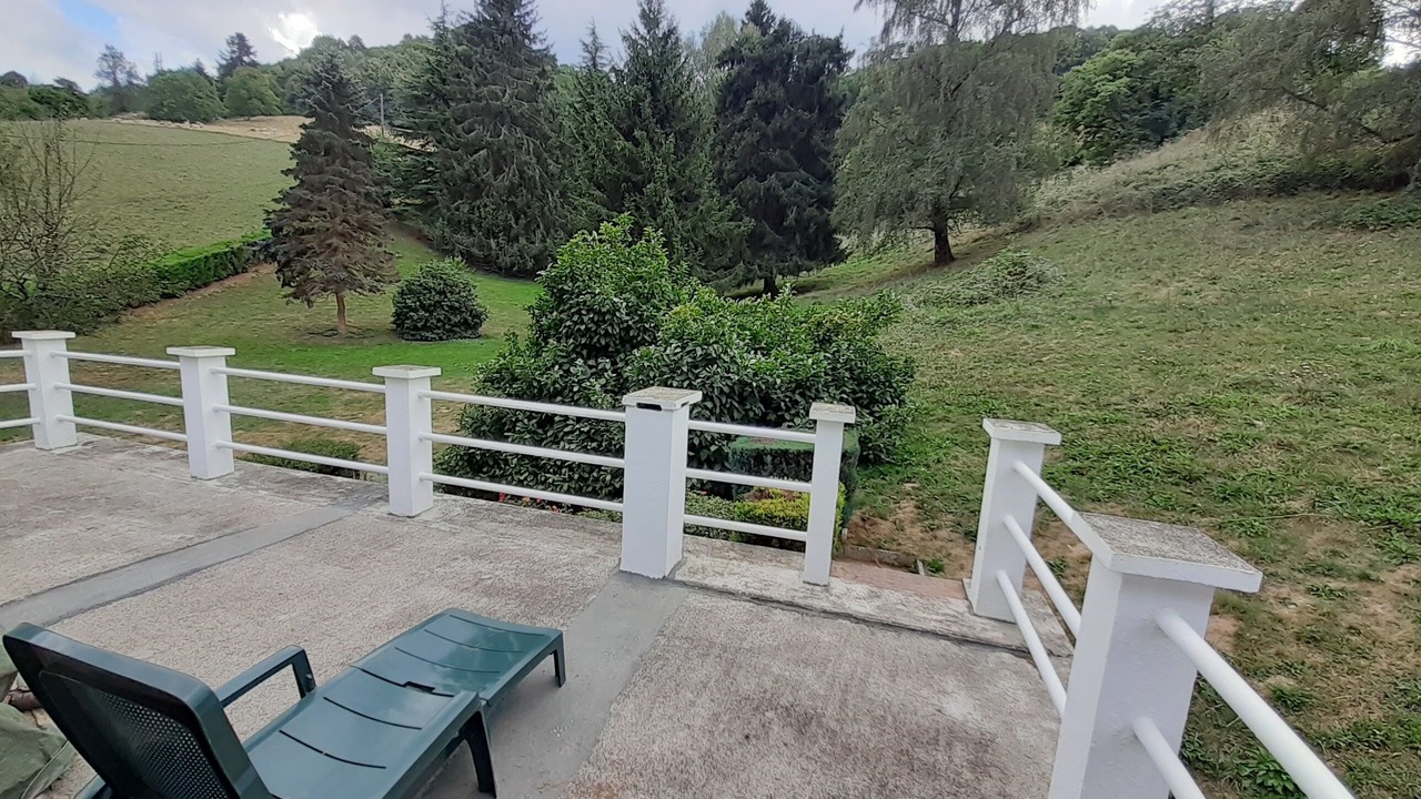 Photo of Outdoor in Campan