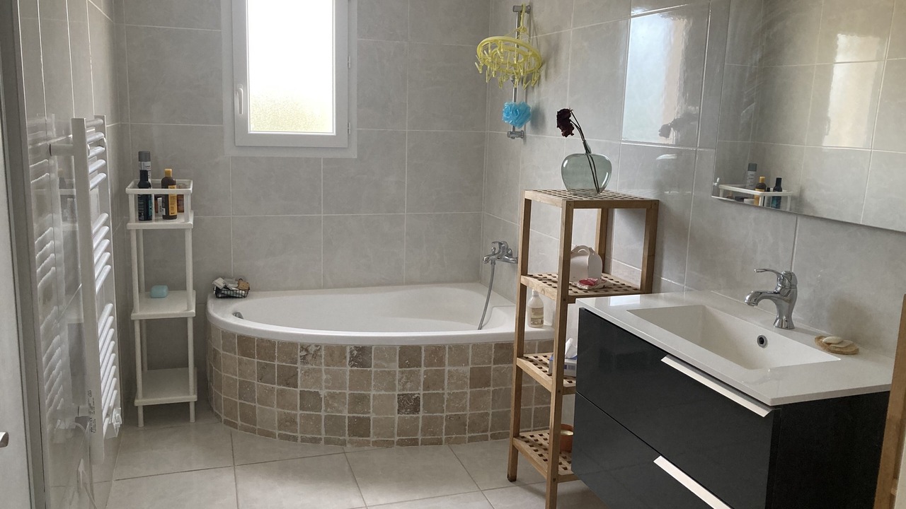 Photo of Bathroom in Arpaillargues-et-Aureillac