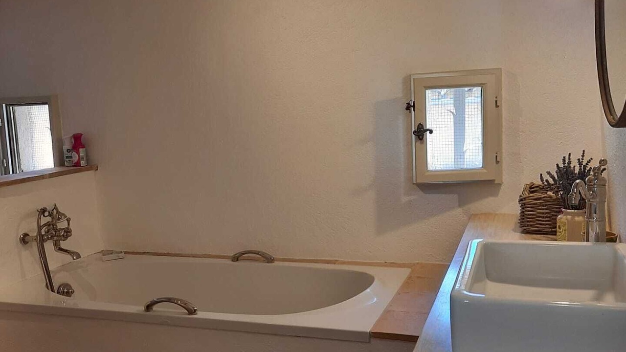 Photo of Bathroom in La Capelle-et-Masmolene