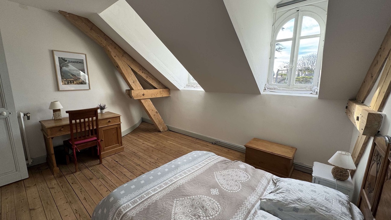 Photo of Bedroom in Orange