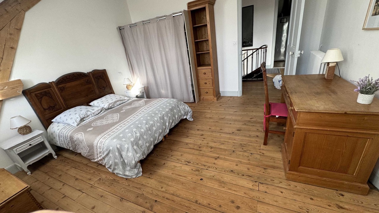 Photo of Bedroom in Orange