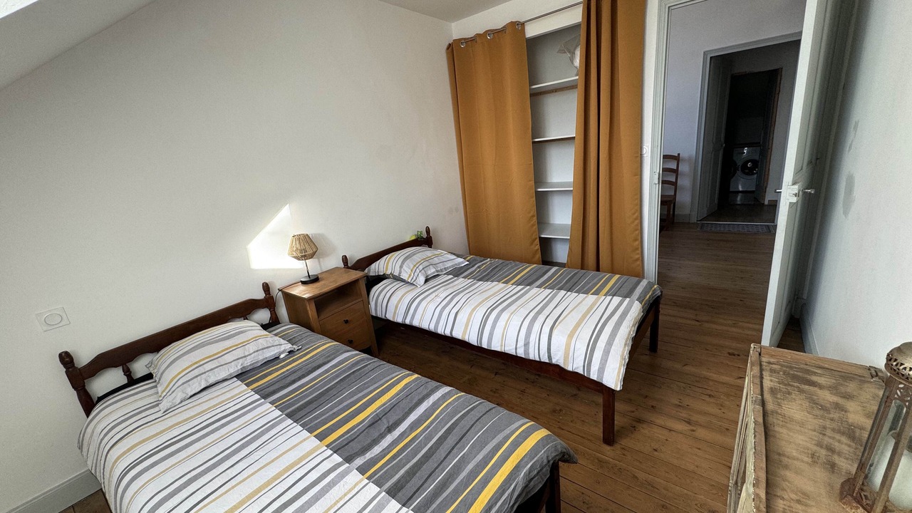 Photo of Bedroom in Orange