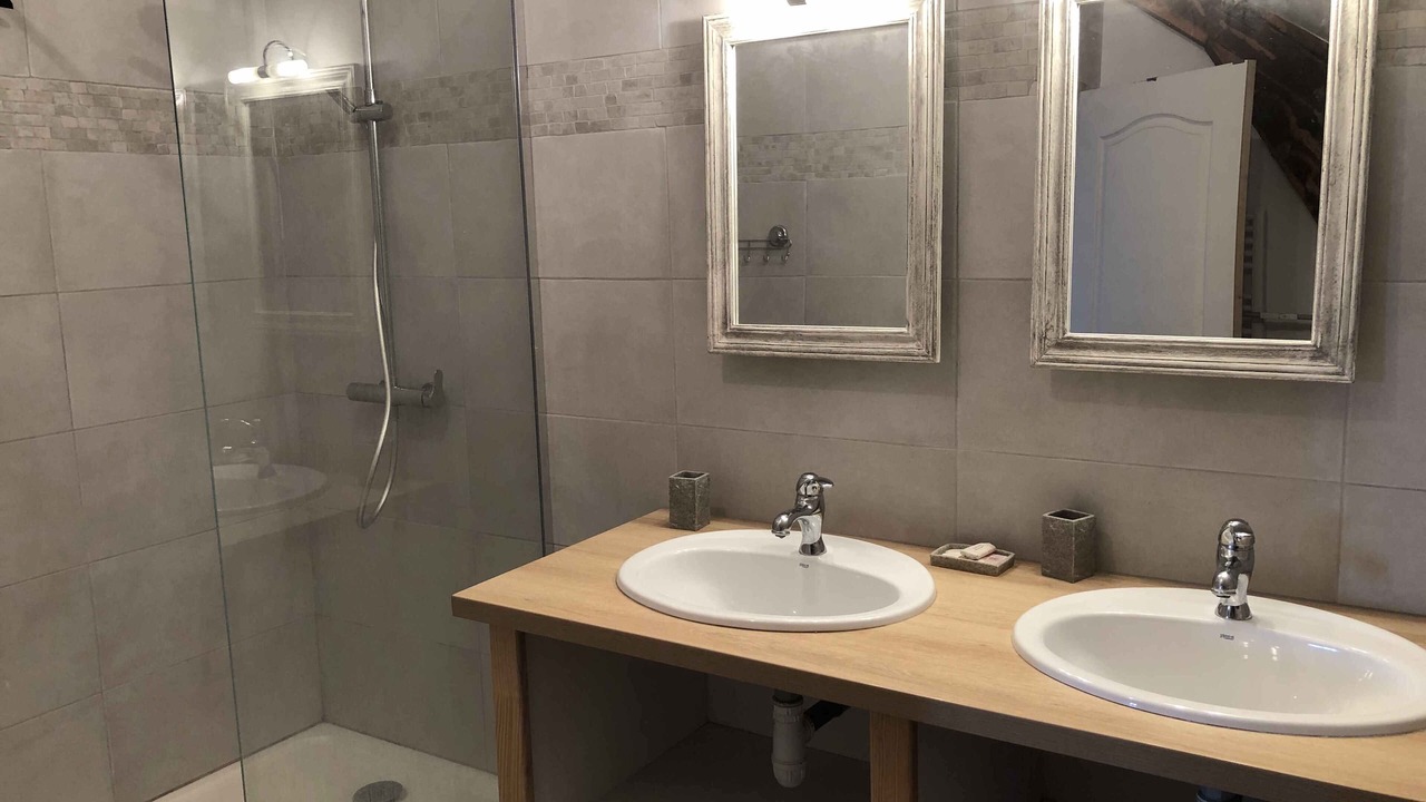 Photo of Bathroom in Orange