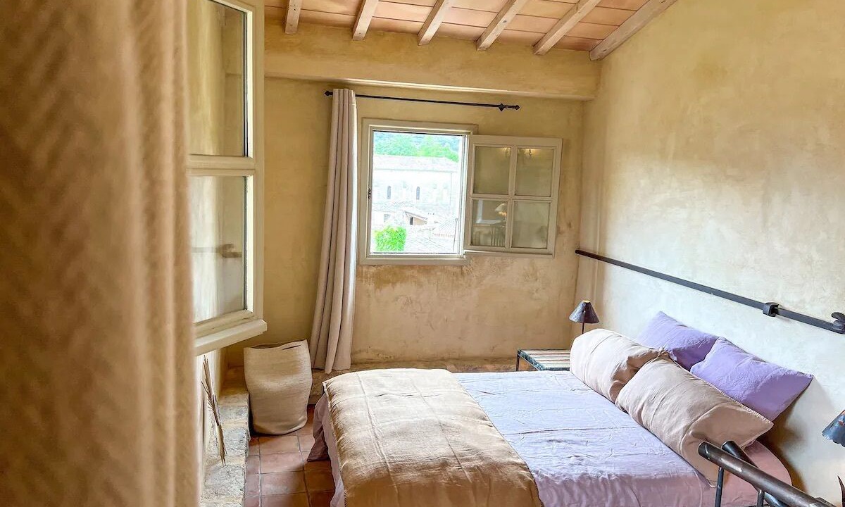 Photo of Bedroom in Collias