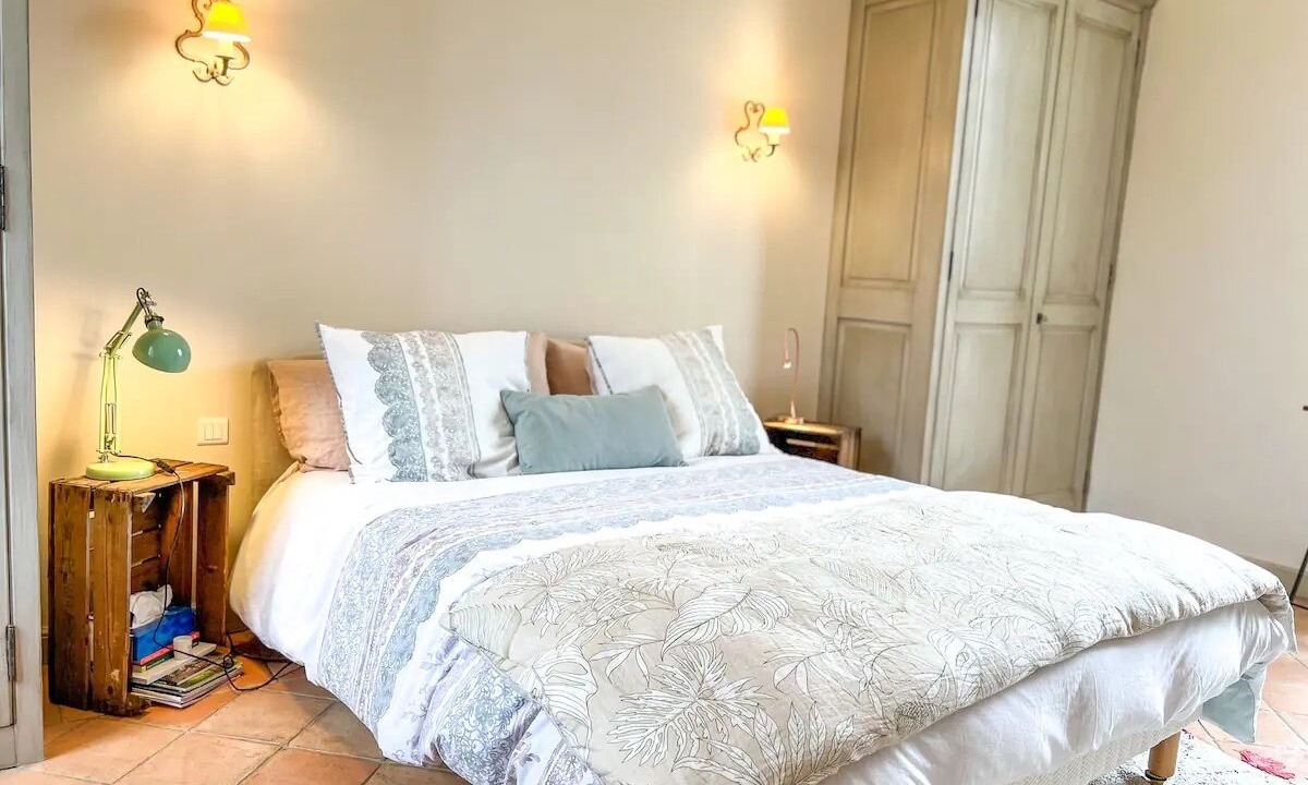 Photo of Bedroom in Collias