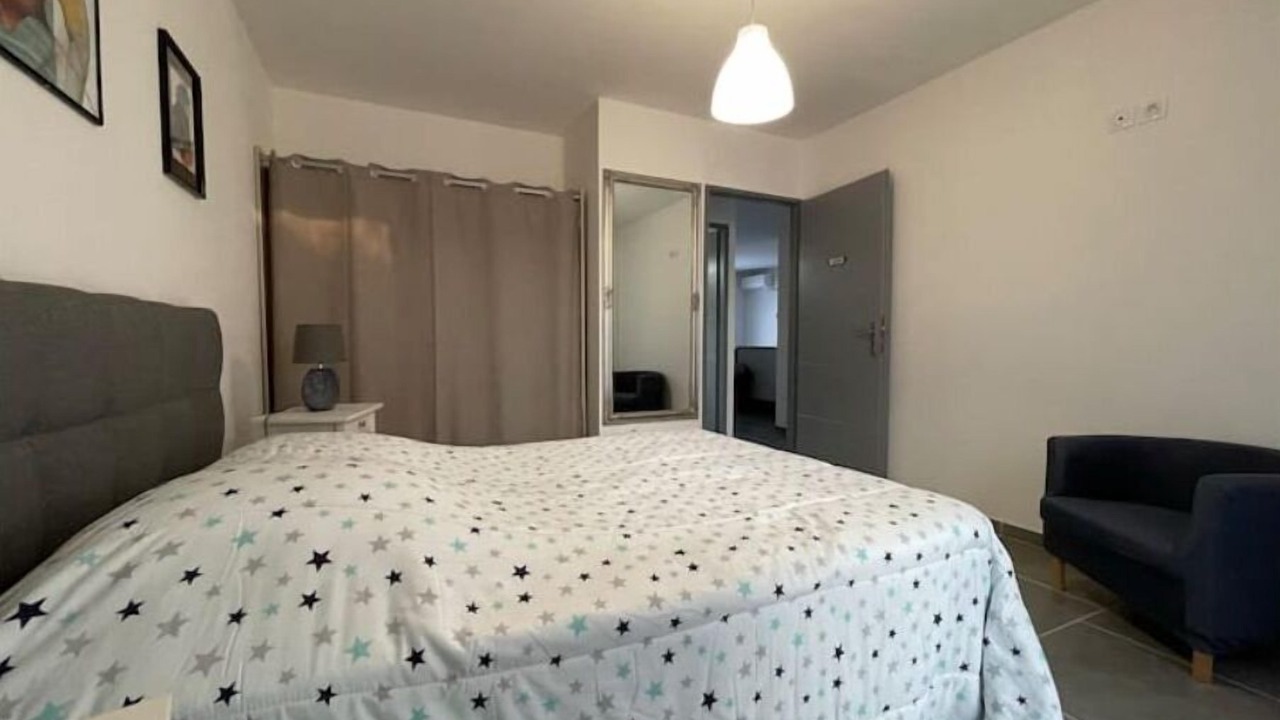 Photo of Bedroom in Sorgues