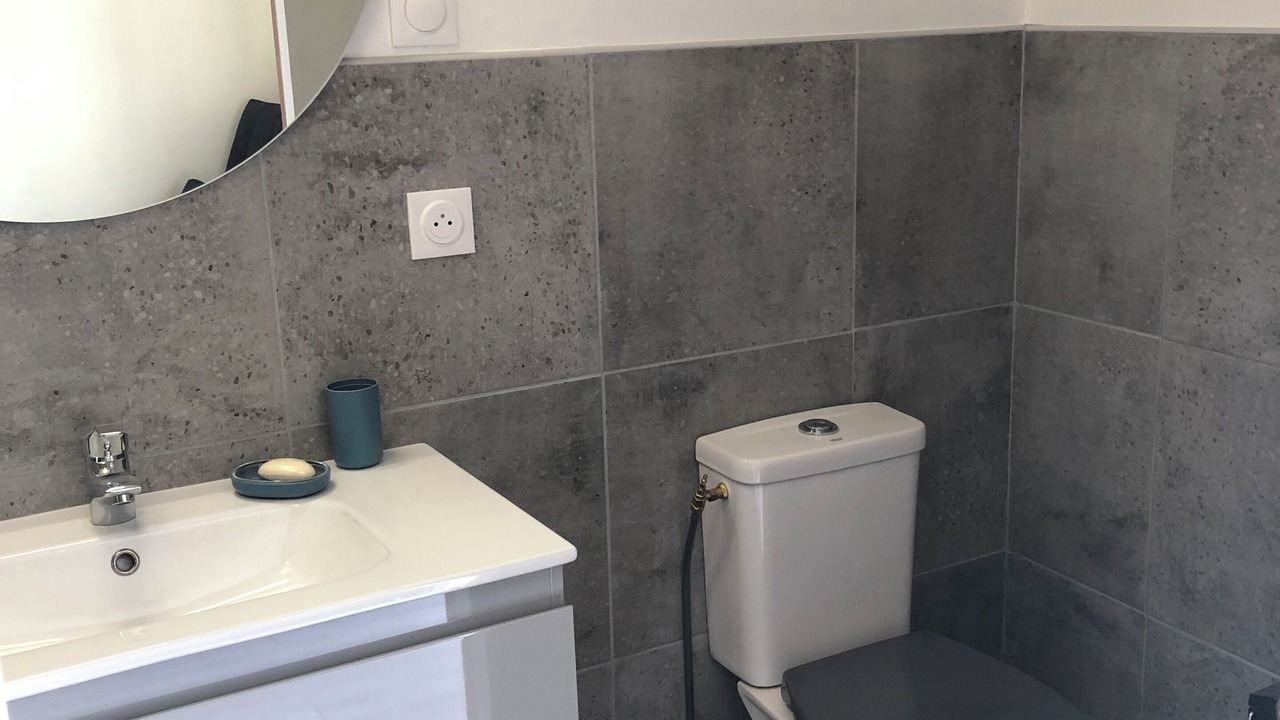 Photo of Bathroom in Saint-Laurent-La-Vernede