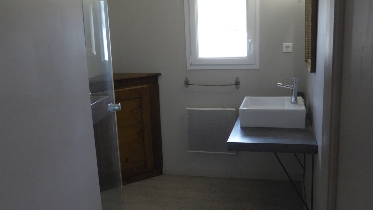 Photo of Bathroom in Roquefort-des-Corbieres