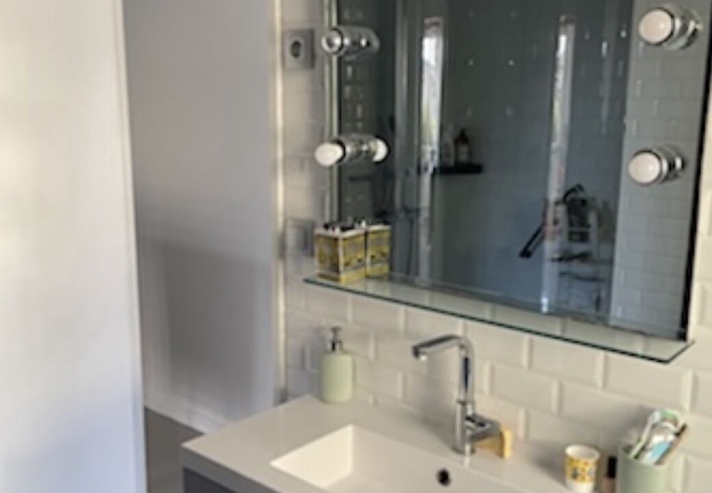 Photo of Bathroom in Ensues-la-Redonne