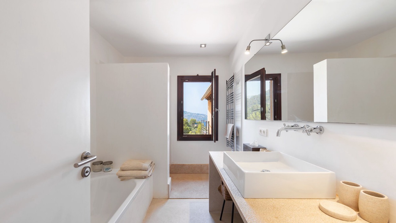 Photo of Bathroom in Soller