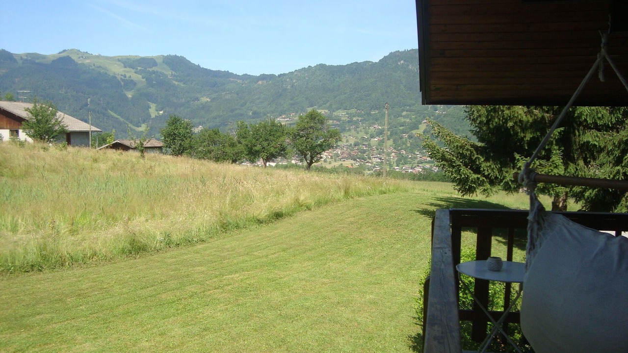 Photo of Outdoor in Onnion