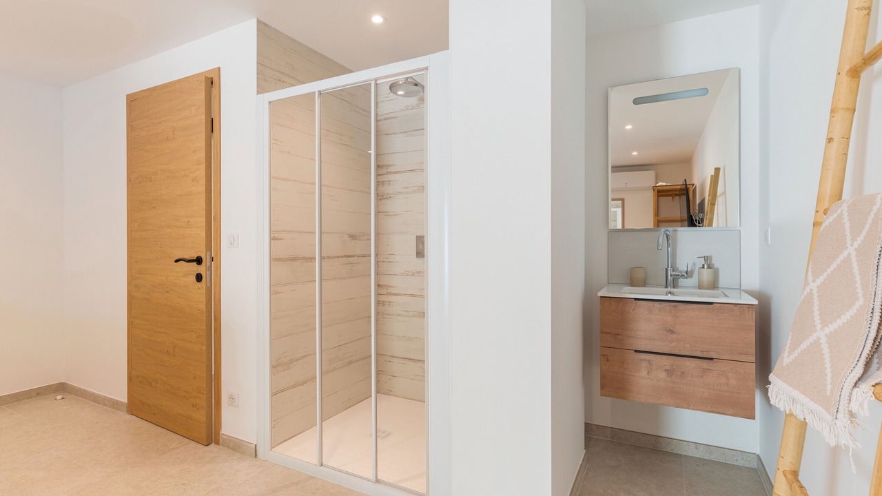 Photo of Bathroom in Cucuron