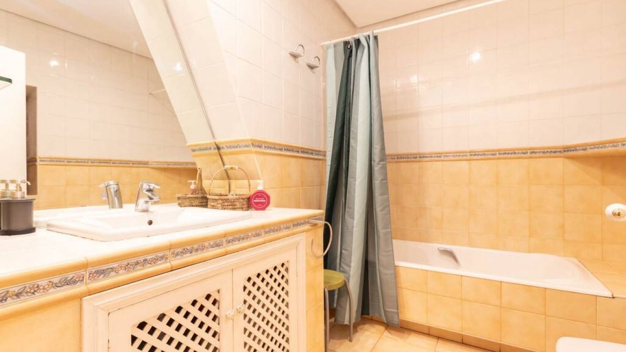 Photo of Bathroom in Bilbao Old Town