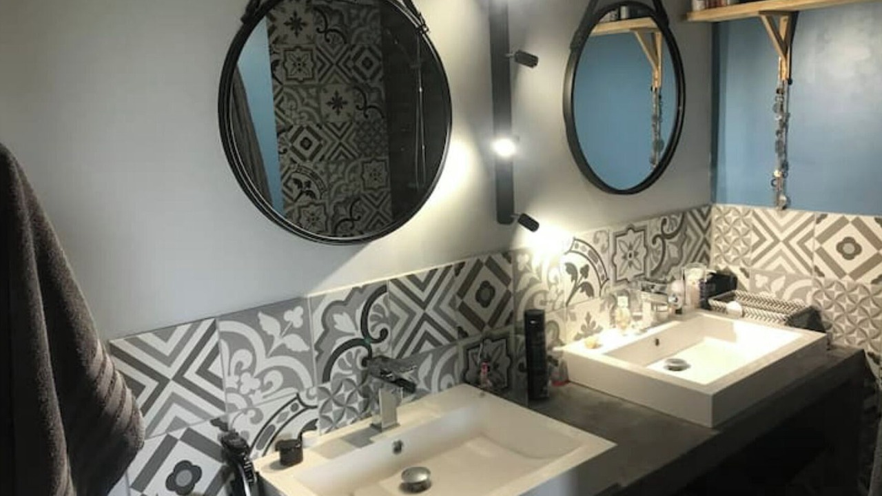Photo of Bathroom in Eyragues