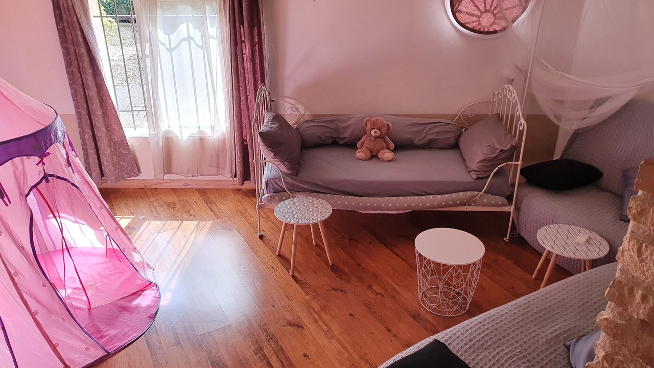 Photo of Livingroom in Maubec
