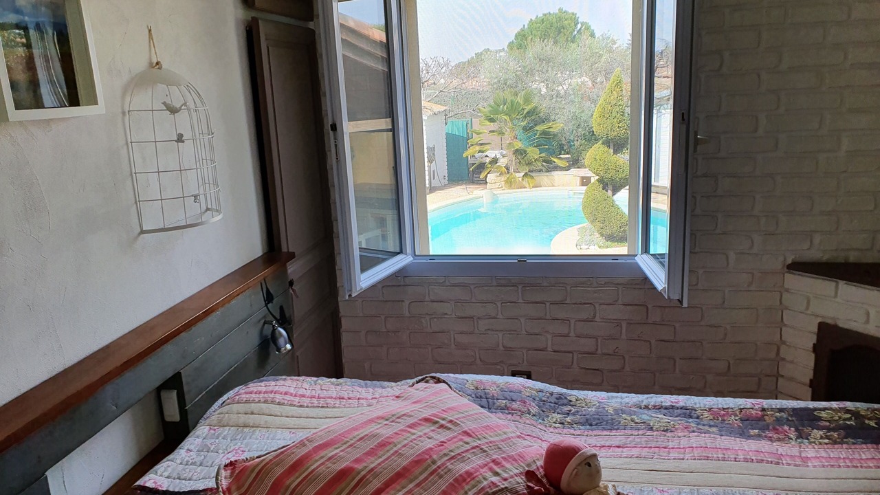 Photo of Bedroom in Maubec