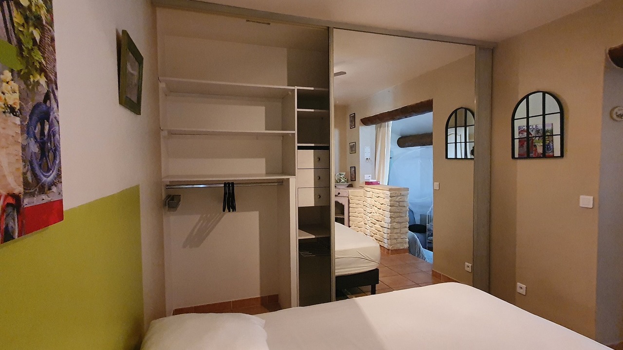 Photo of Bedroom in Maubec