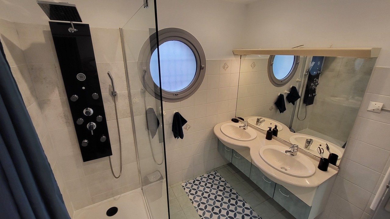 Photo of Bathroom in Saint-Victoret